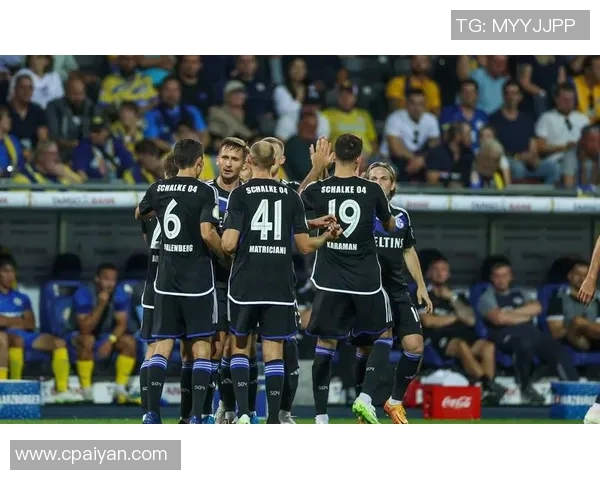 沙尔克04客场艰难逼平对手,双方战力不相上下